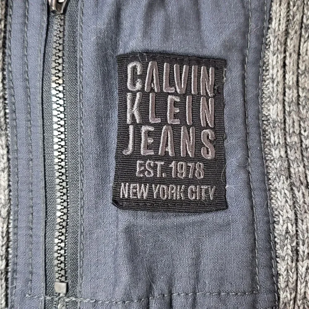 Calvin Klein Men's Gray Sweater